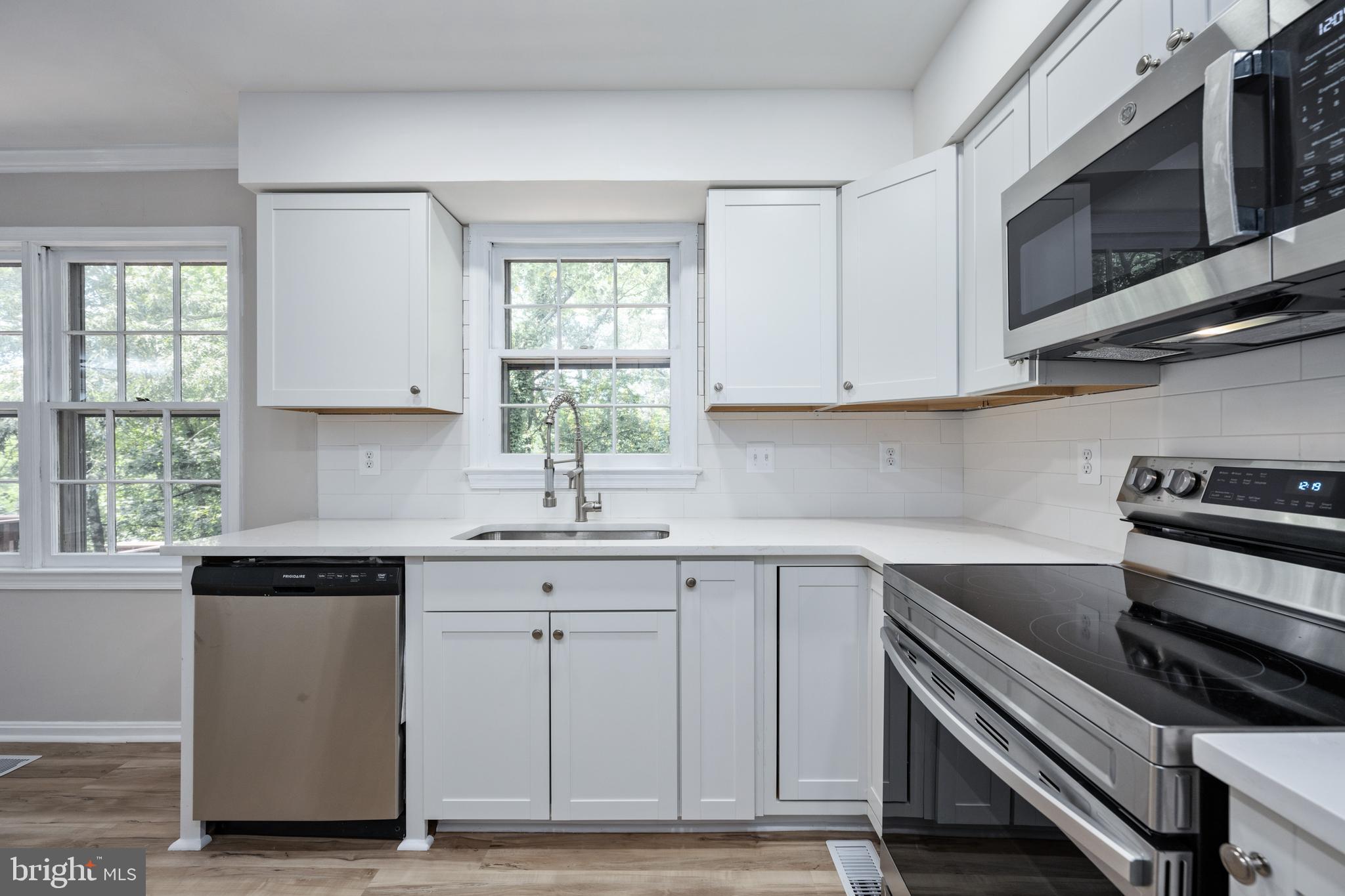 BREEZEWOOD - Residential