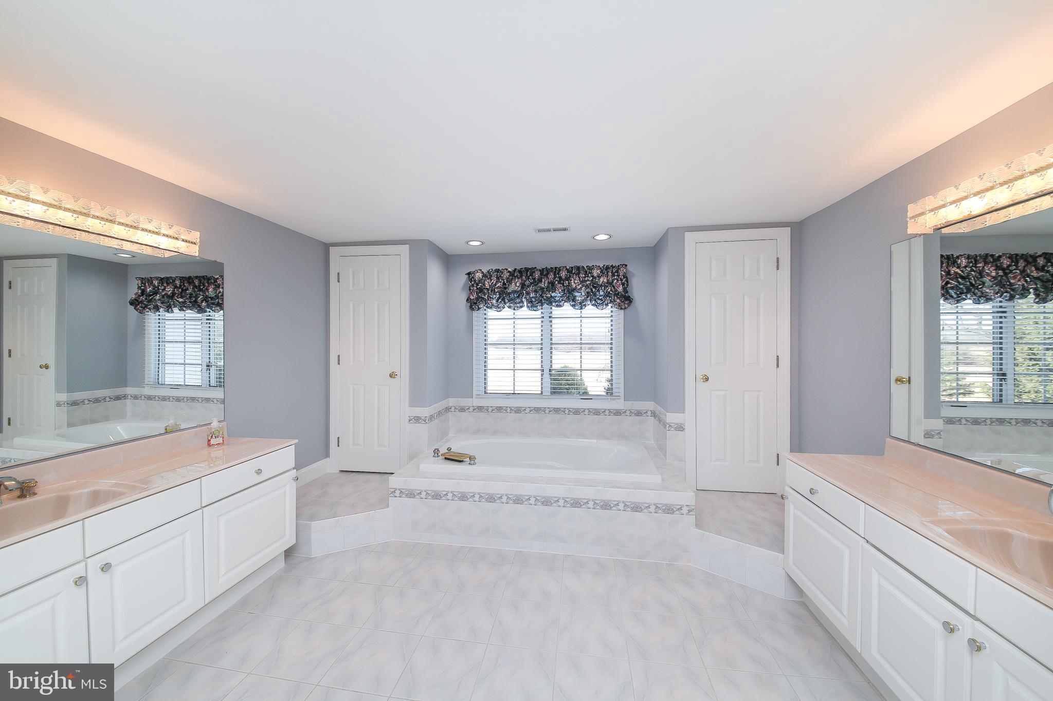 SUNNY HILL - Residential