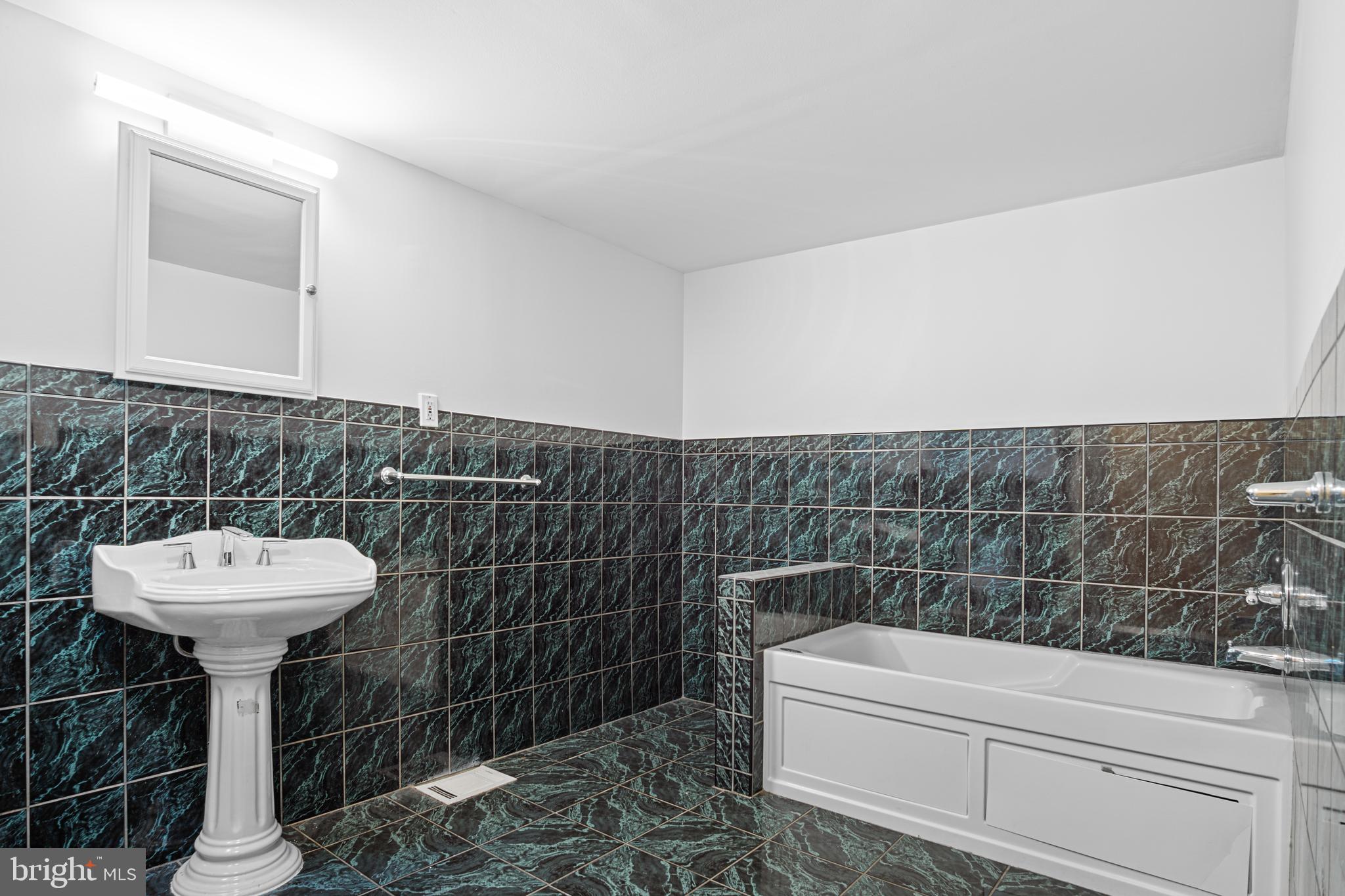 EAST PASSYUNK CROSSING - Residential