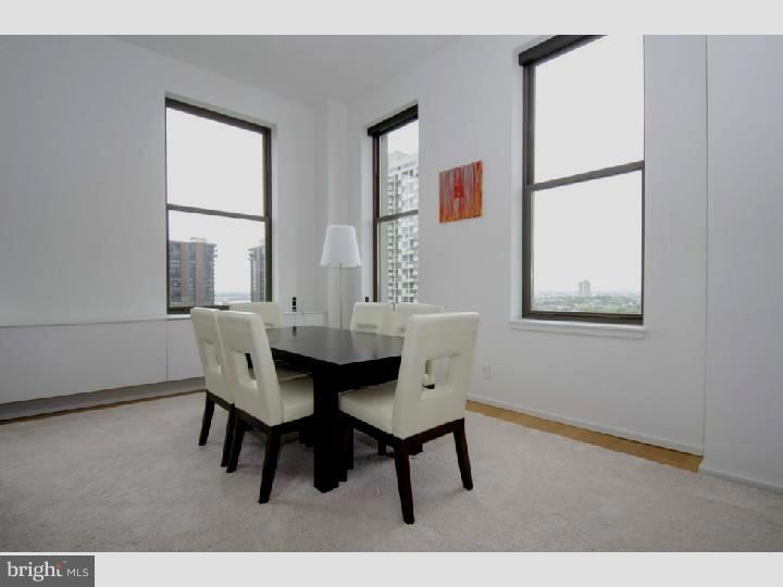WASHINGTON SQ - Residential