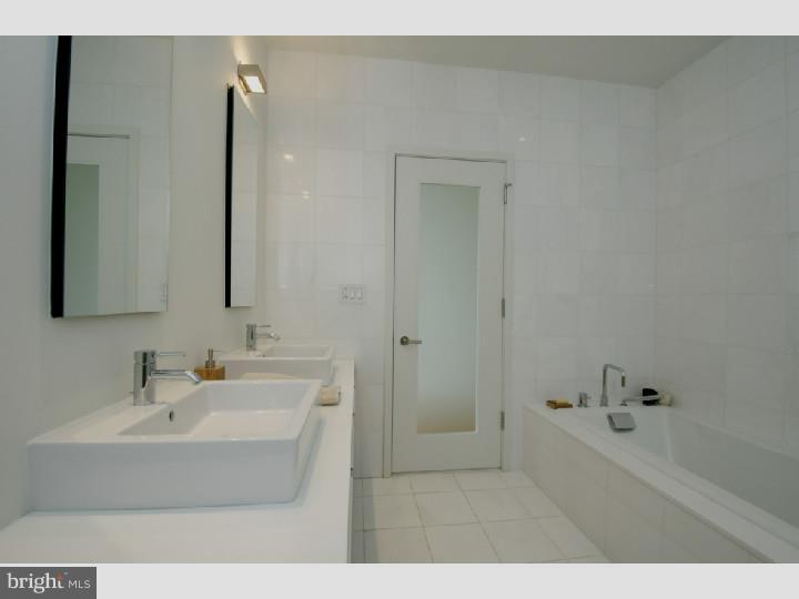 WASHINGTON SQ - Residential