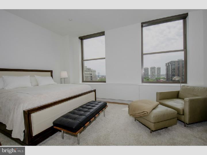 WASHINGTON SQ - Residential