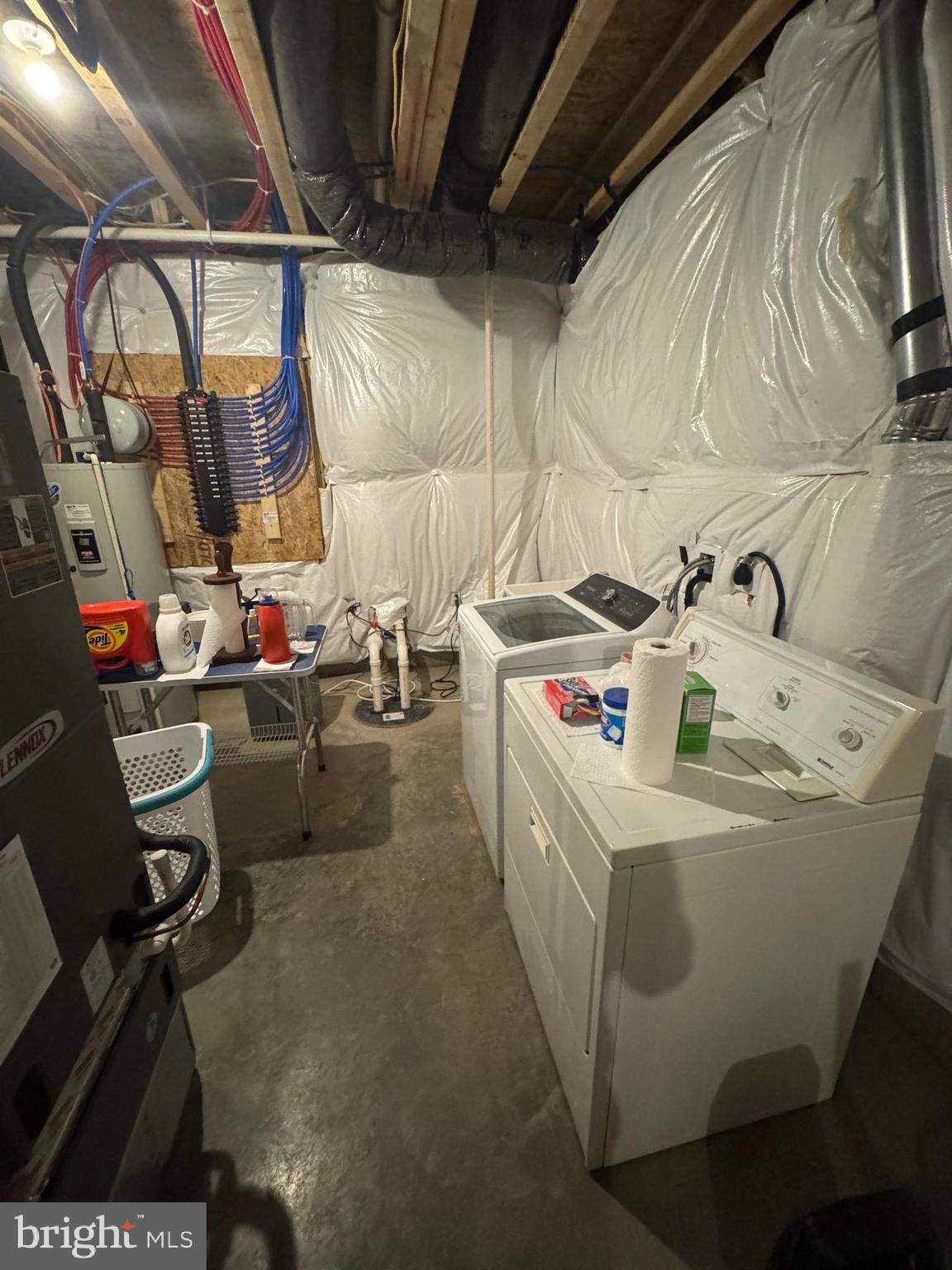 COLONIAL HILLS - Residential