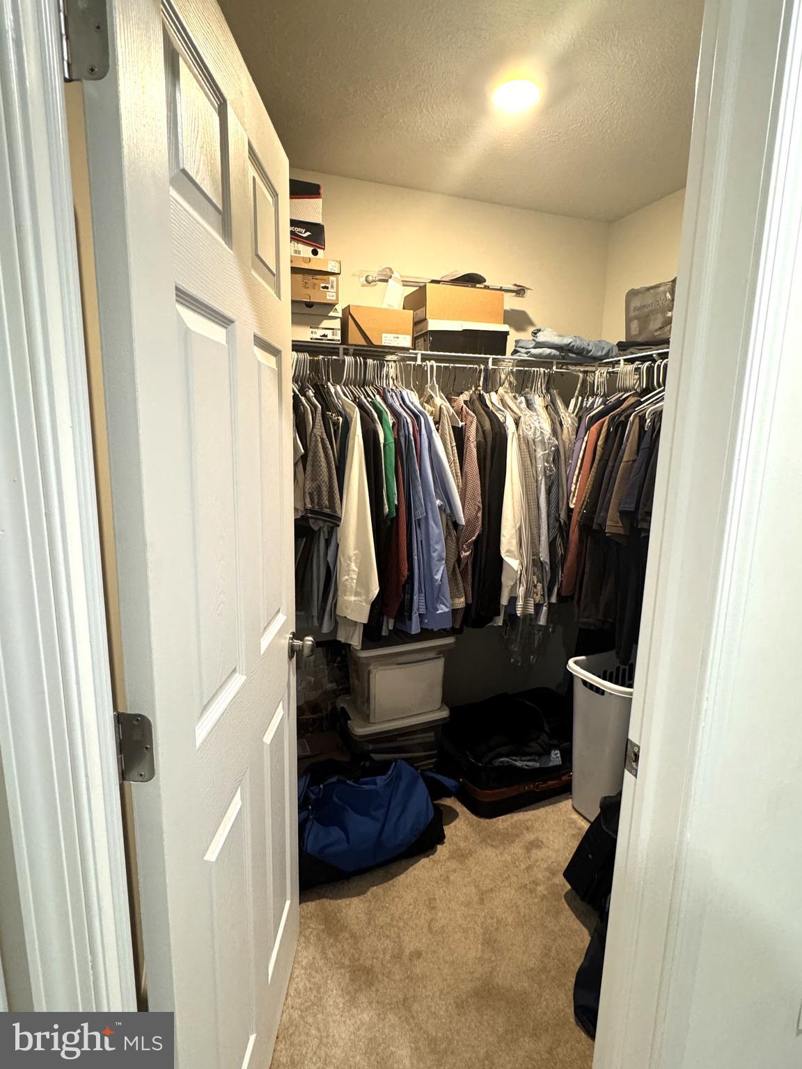 COLONIAL HILLS - Residential