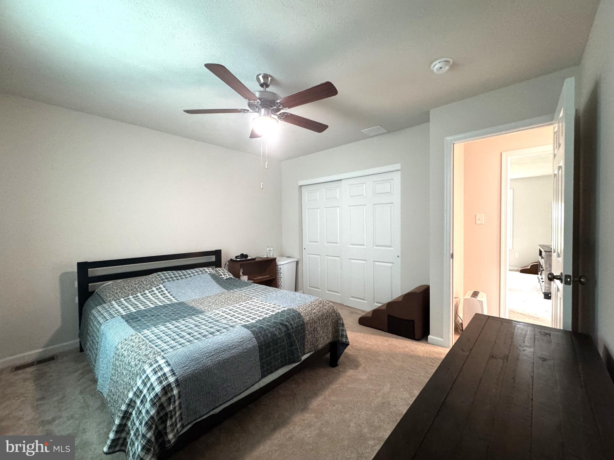 COLONIAL HILLS - Residential