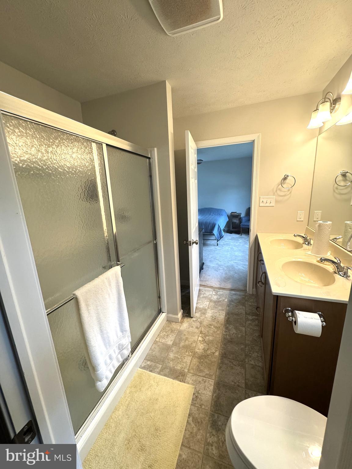 COLONIAL HILLS - Residential