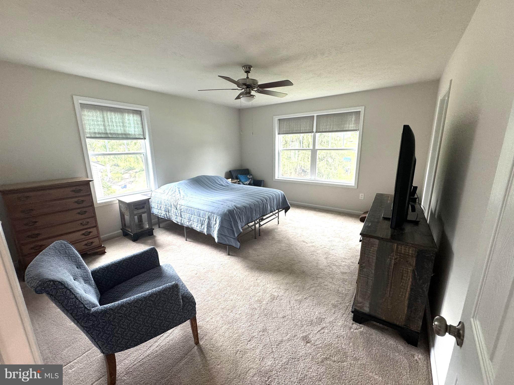 COLONIAL HILLS - Residential