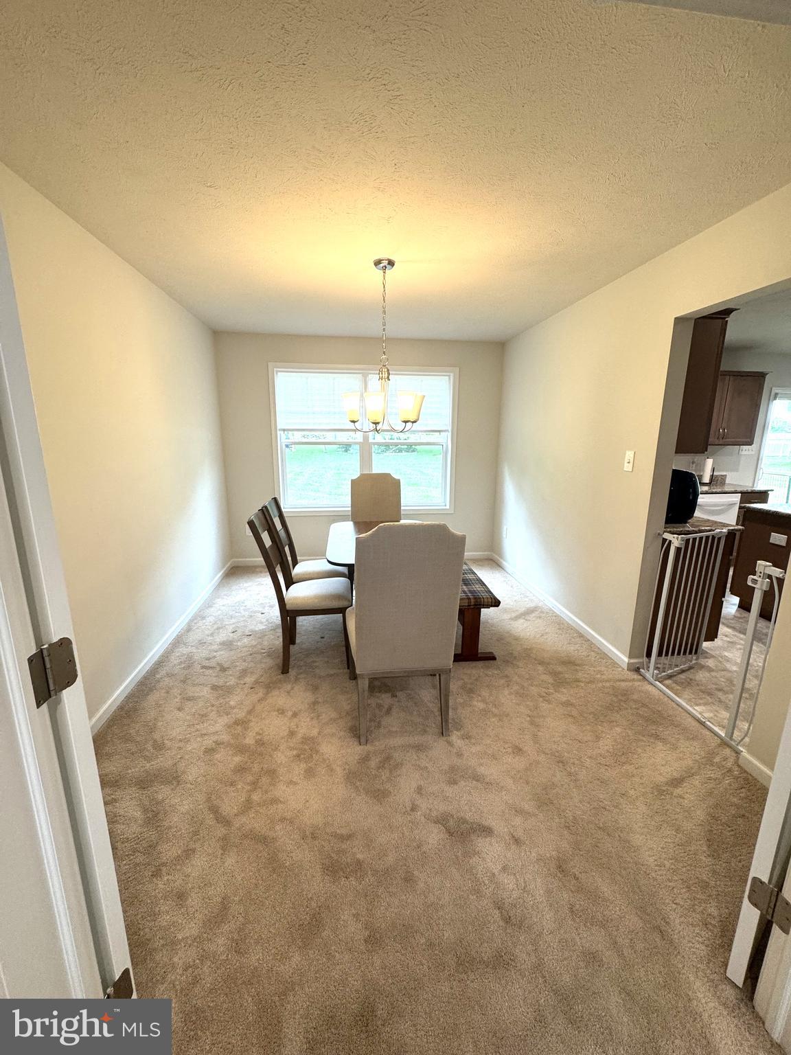 COLONIAL HILLS - Residential