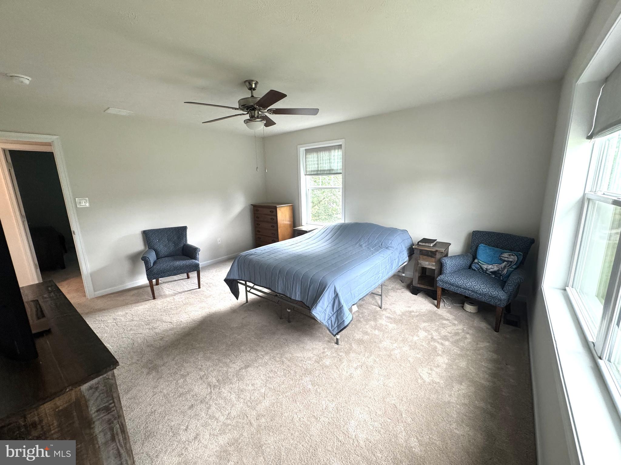 COLONIAL HILLS - Residential