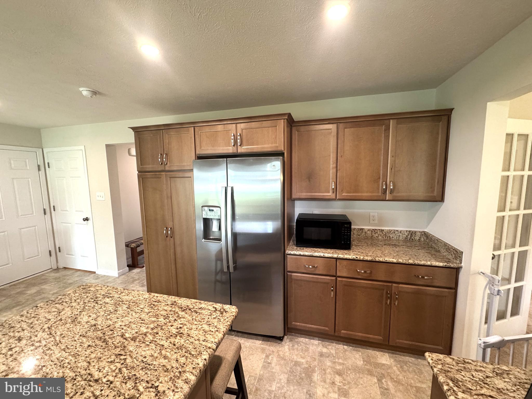 COLONIAL HILLS - Residential