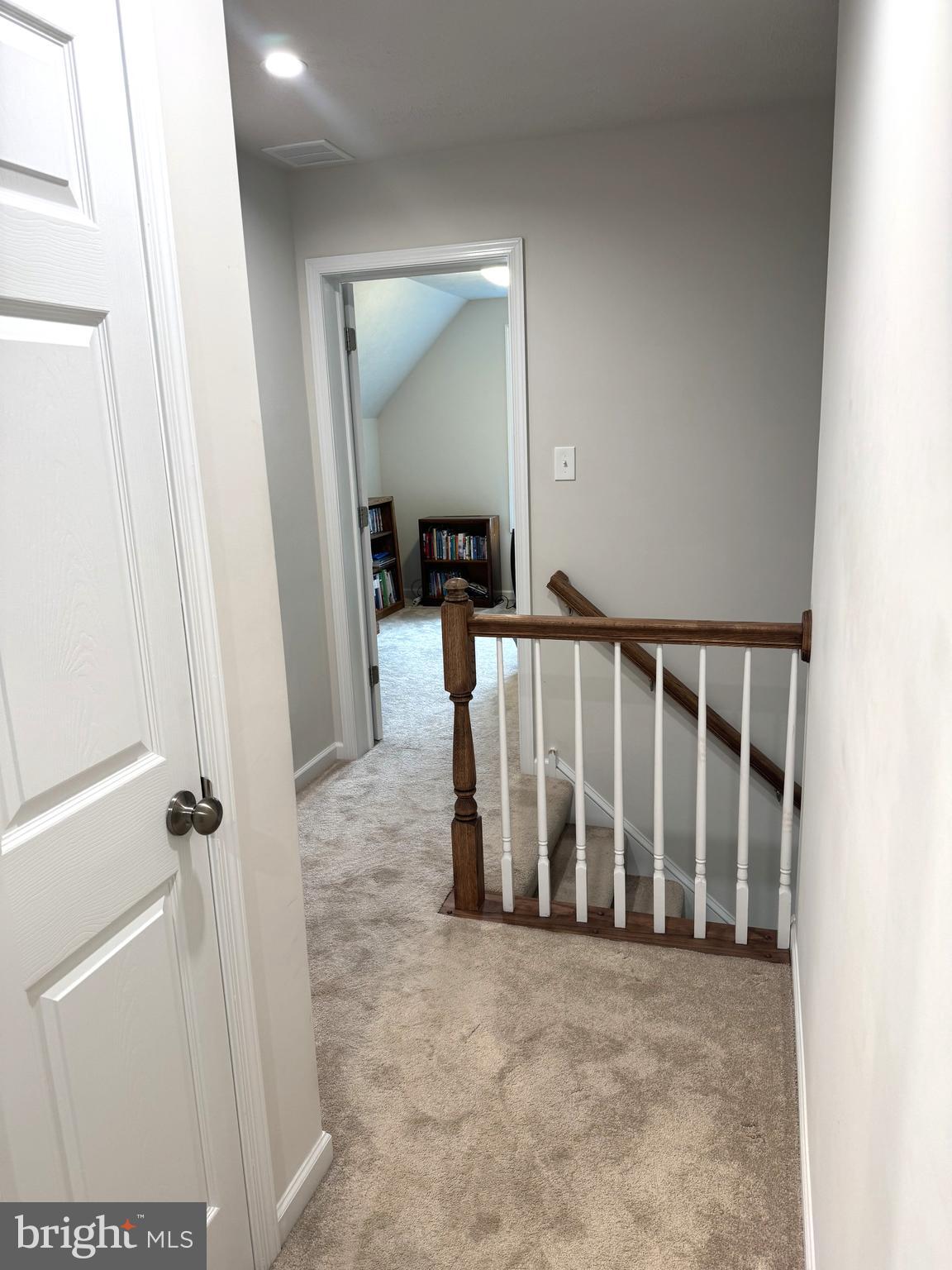 COLONIAL HILLS - Residential