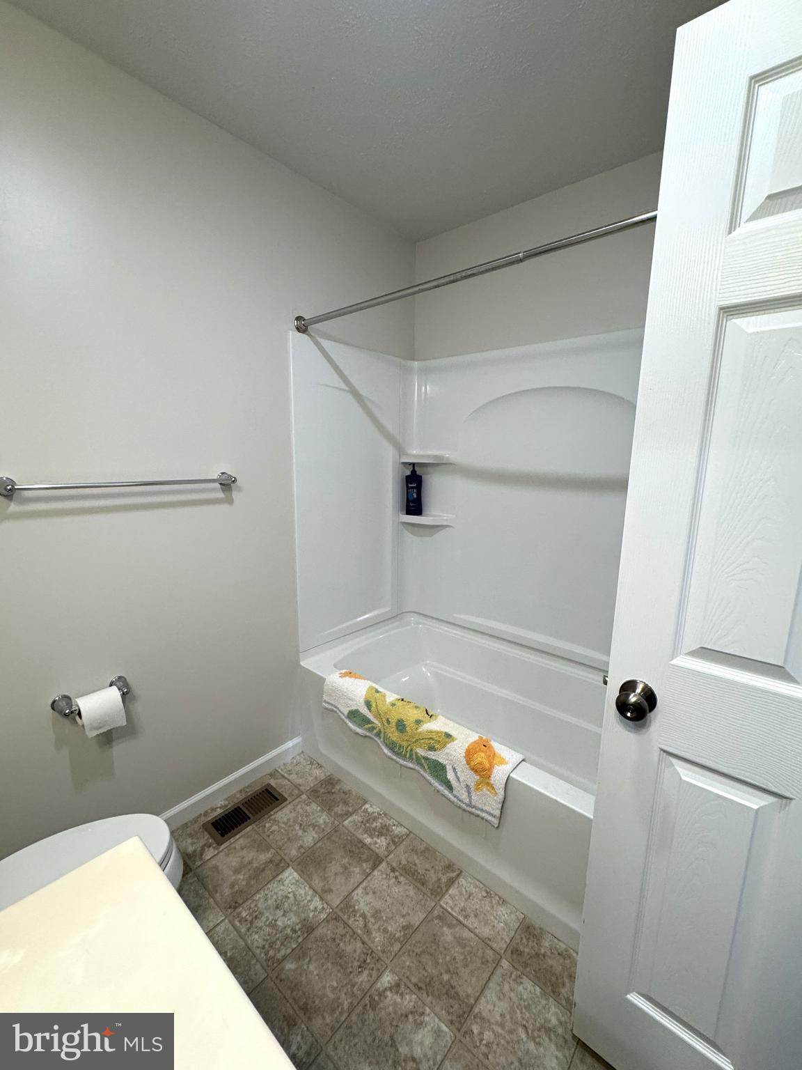 COLONIAL HILLS - Residential