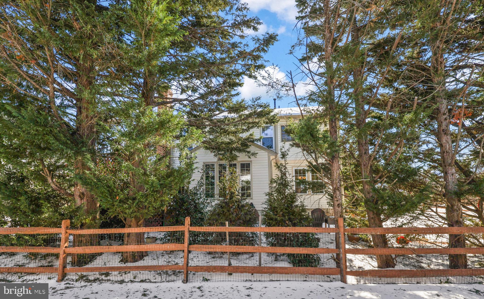 LOWES ISLAND - Residential