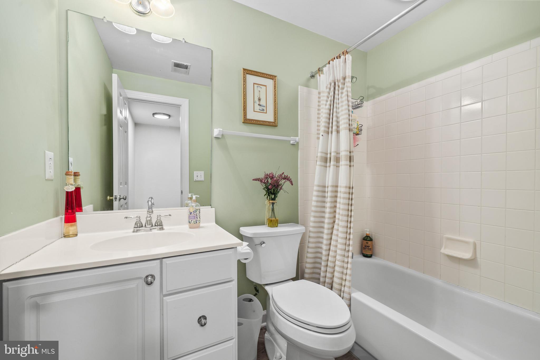 LOWES ISLAND - Residential