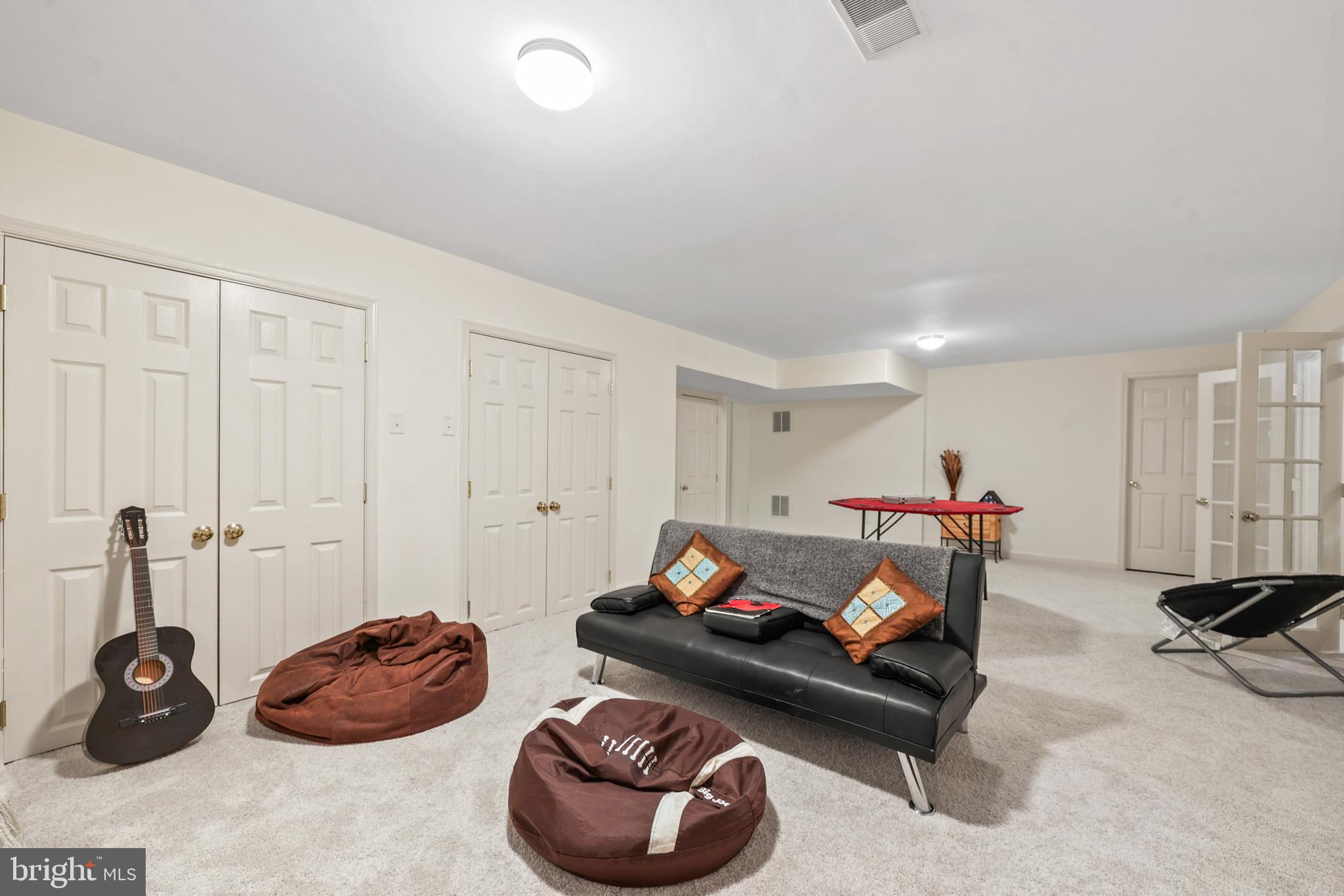 LOWES ISLAND - Residential