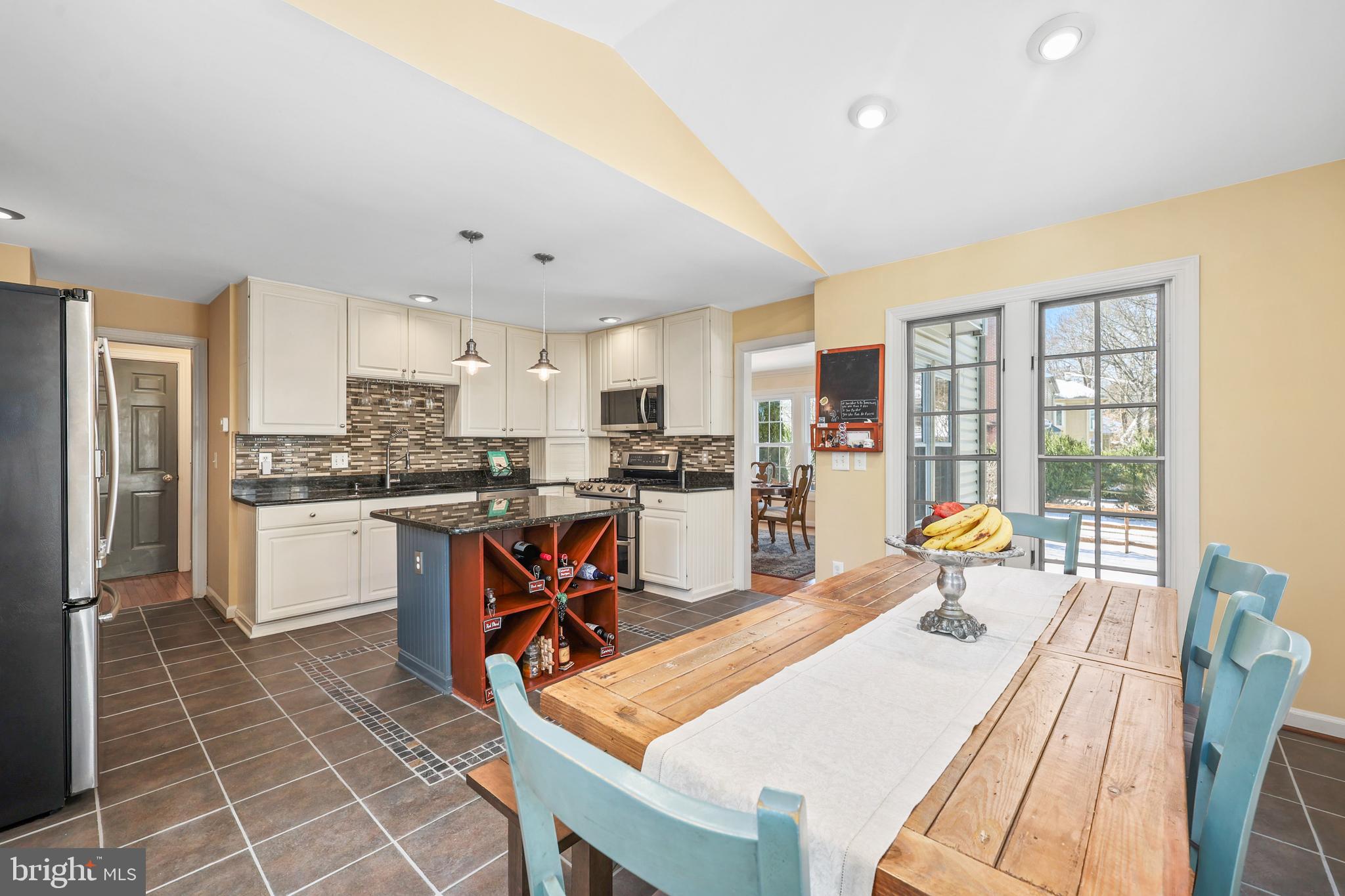 LOWES ISLAND - Residential