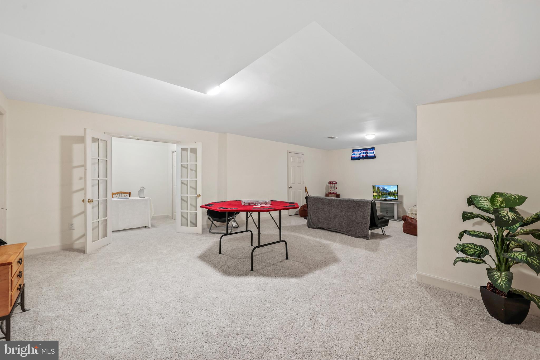 LOWES ISLAND - Residential