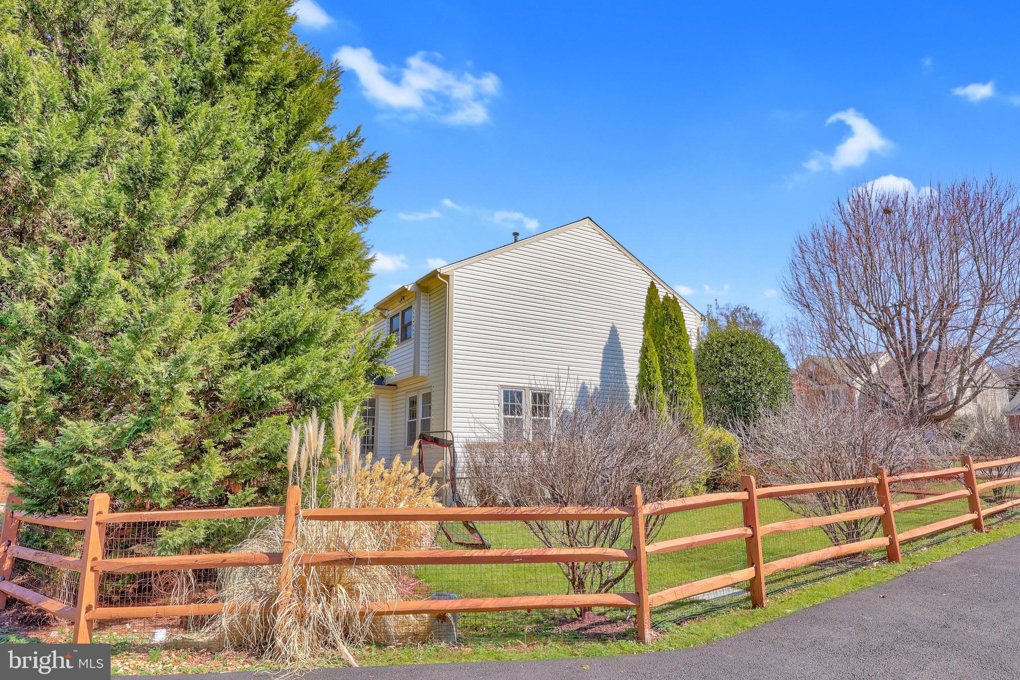 LOWES ISLAND - Residential