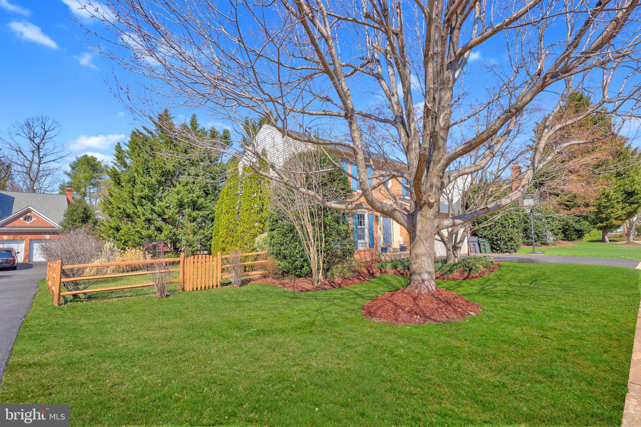 LOWES ISLAND - Residential