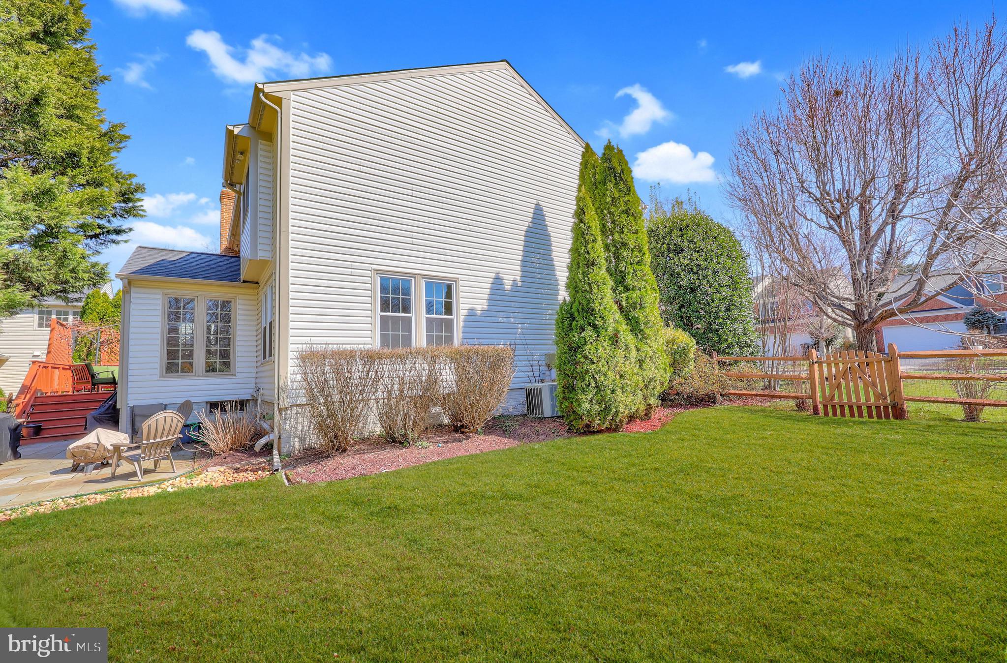 LOWES ISLAND - Residential