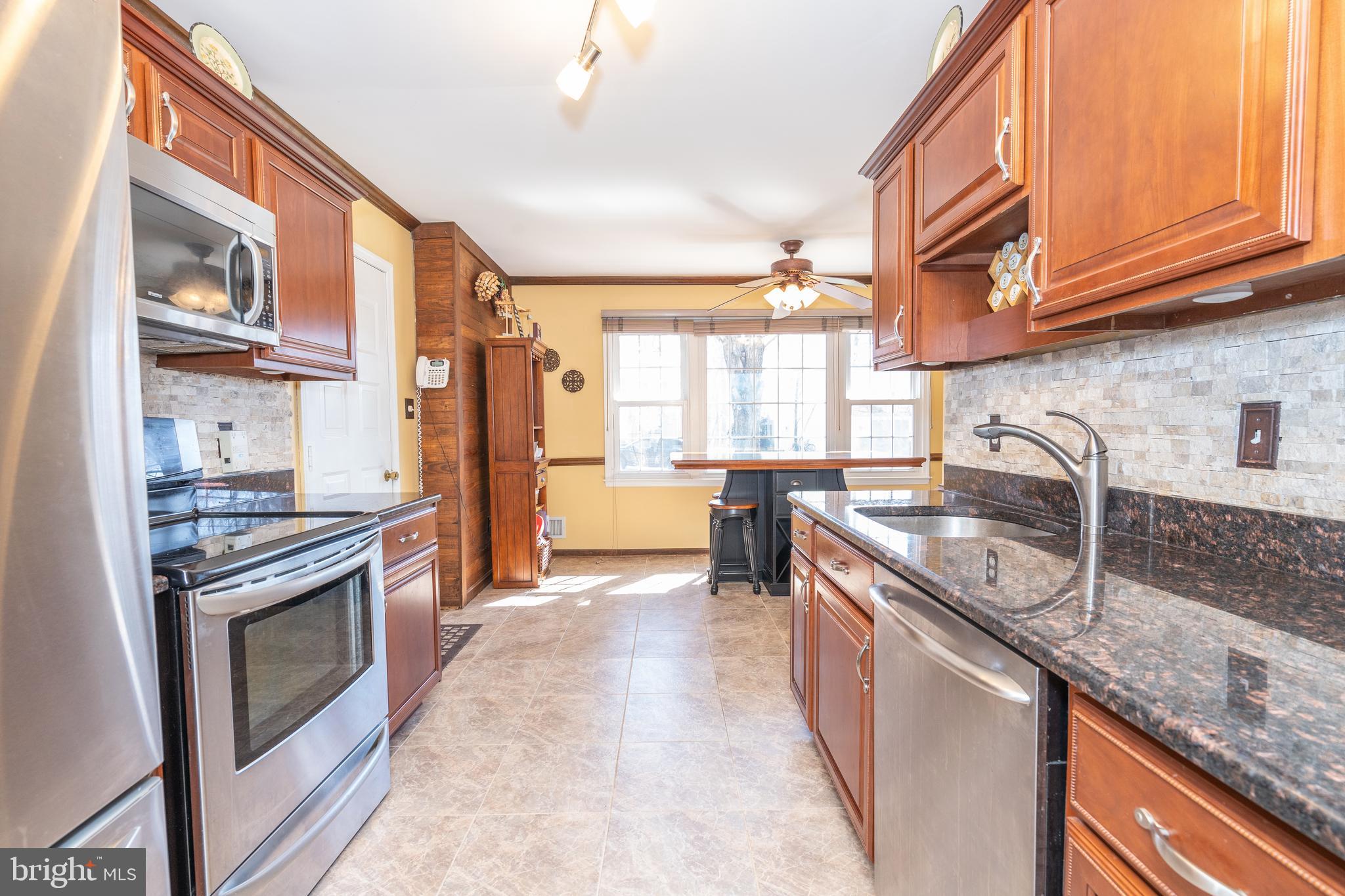 LAKE RIDGE - Residential