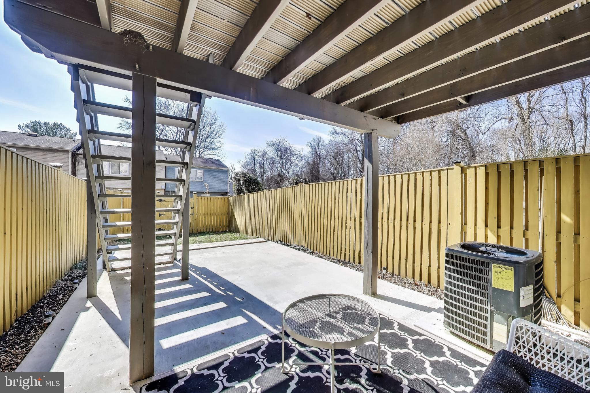 OAK SPRINGS - Residential