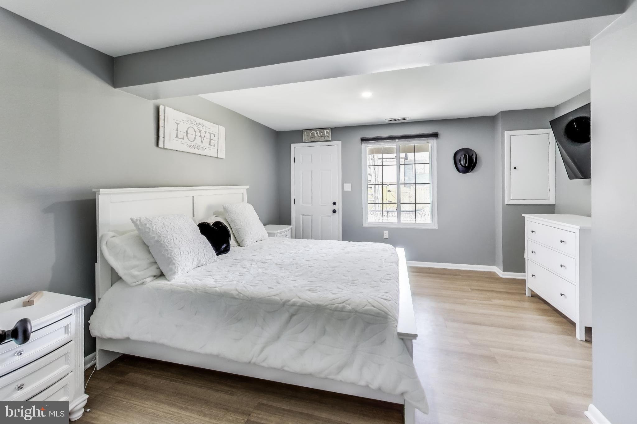 OAK SPRINGS - Residential