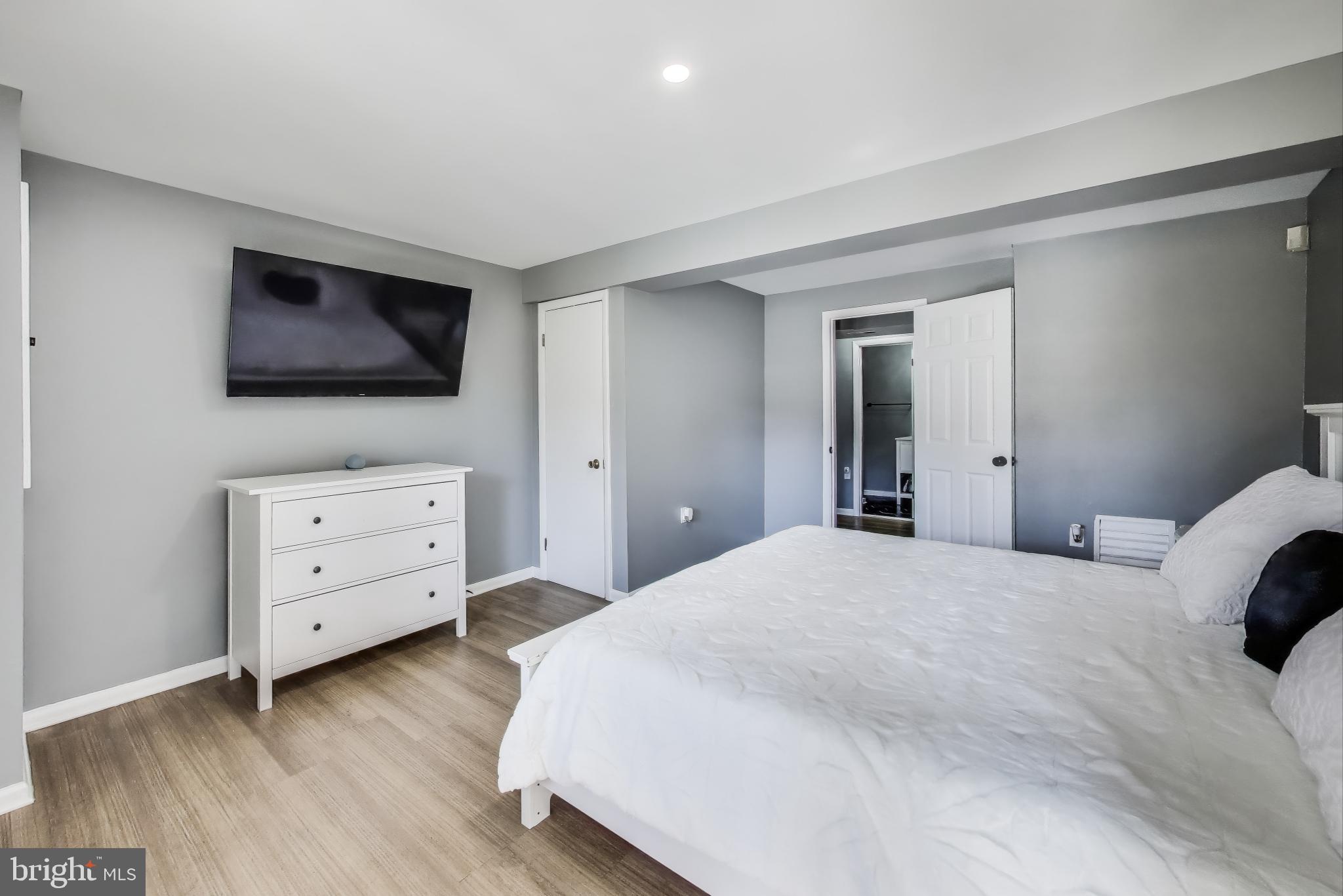 OAK SPRINGS - Residential