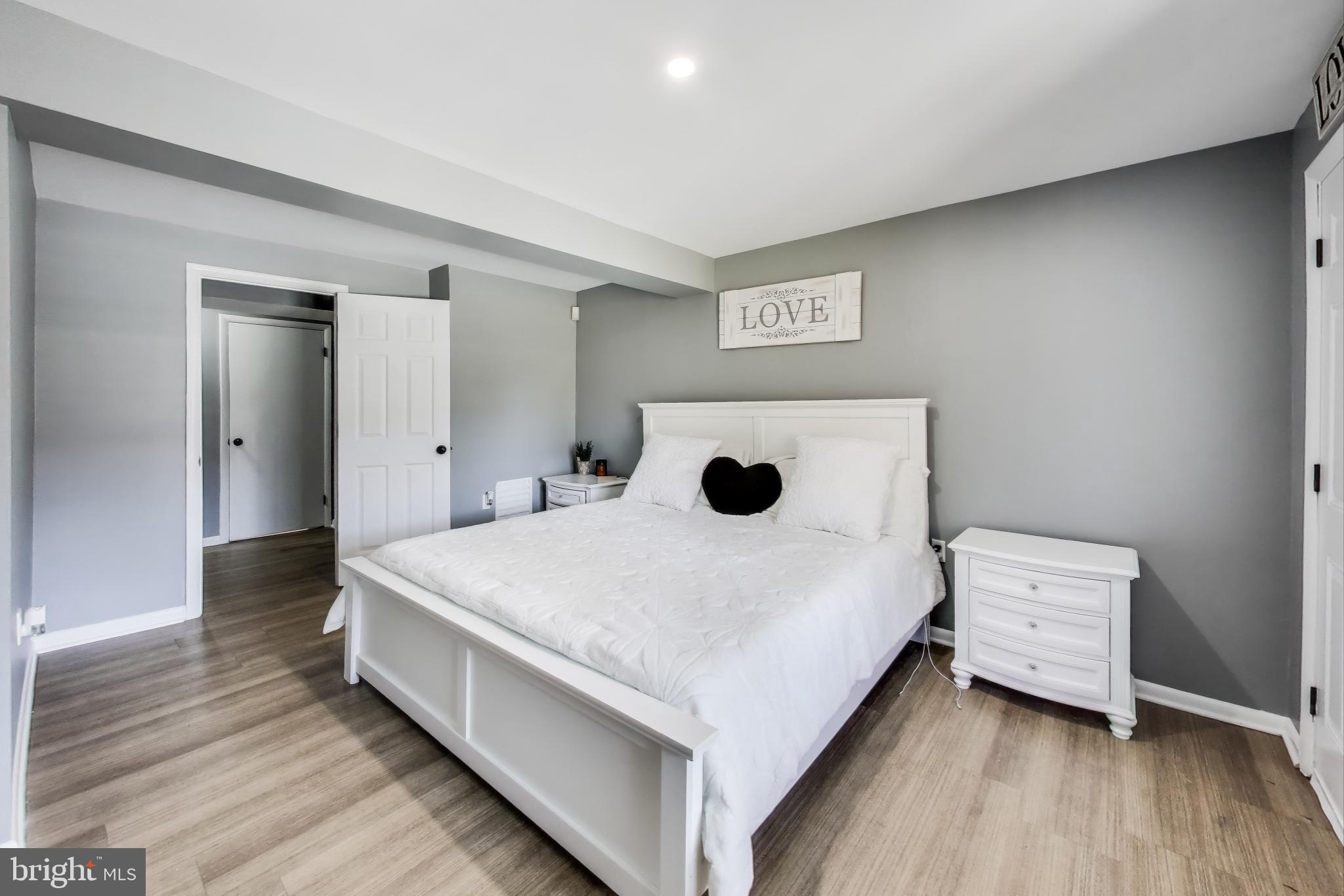 OAK SPRINGS - Residential