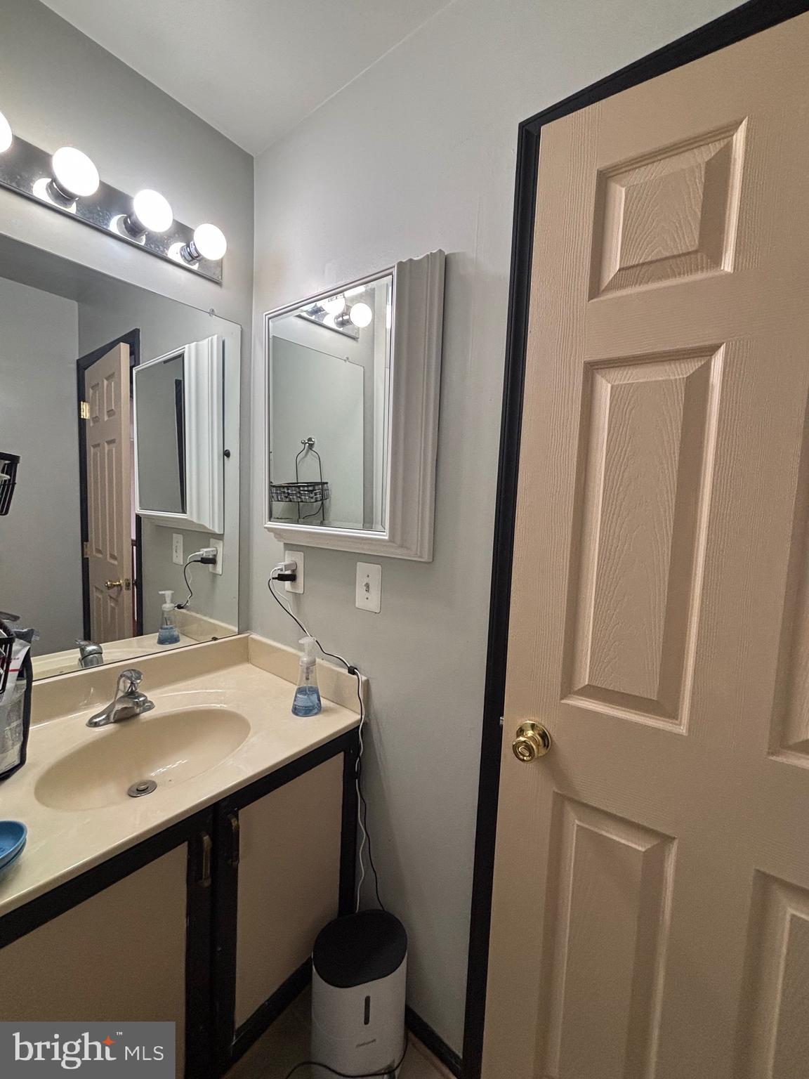 BROOKFIELD - Residential