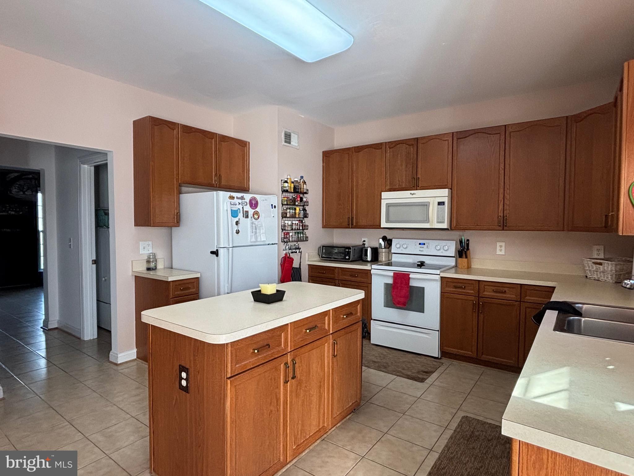 BROOKFIELD - Residential