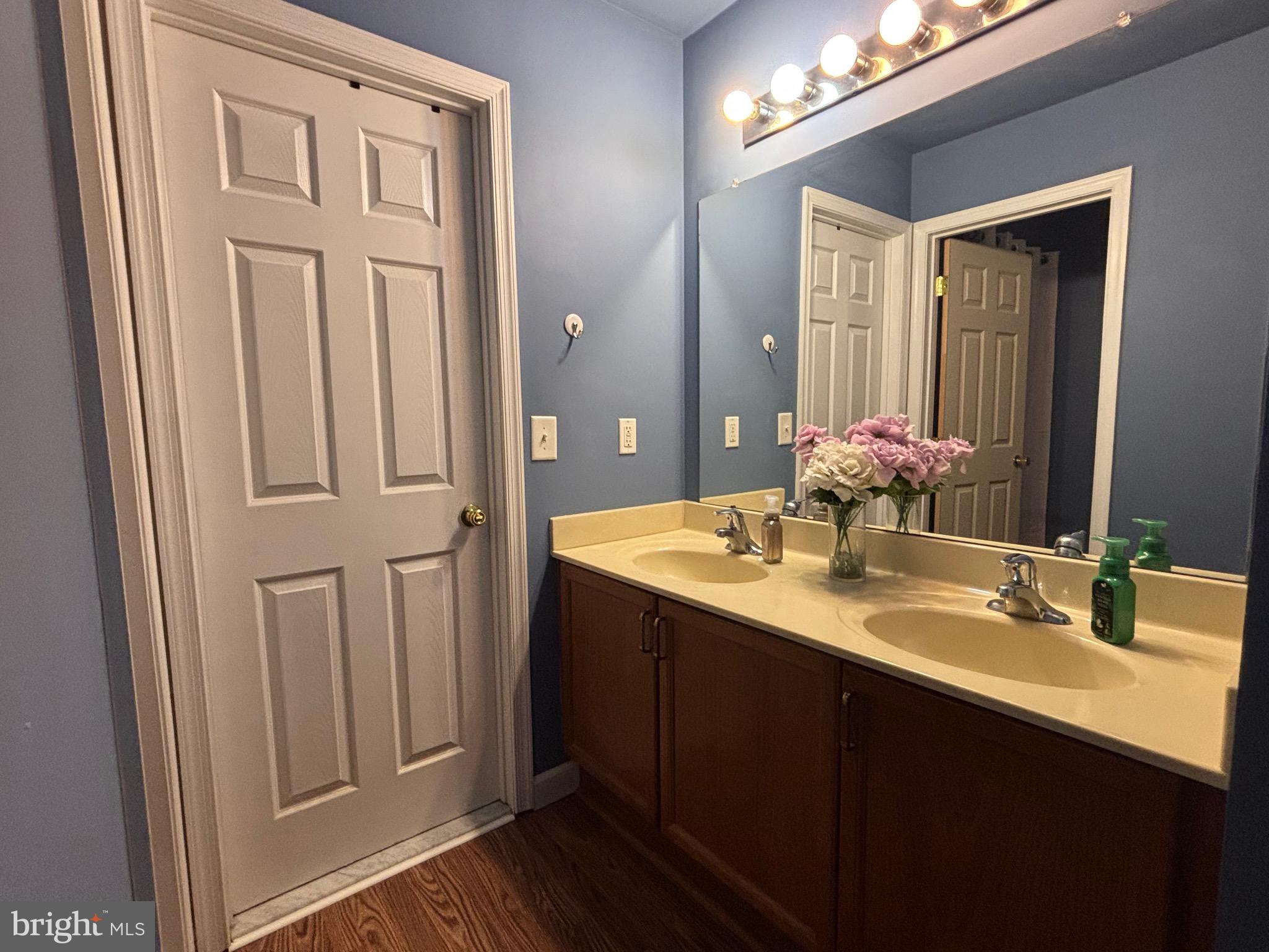 BROOKFIELD - Residential