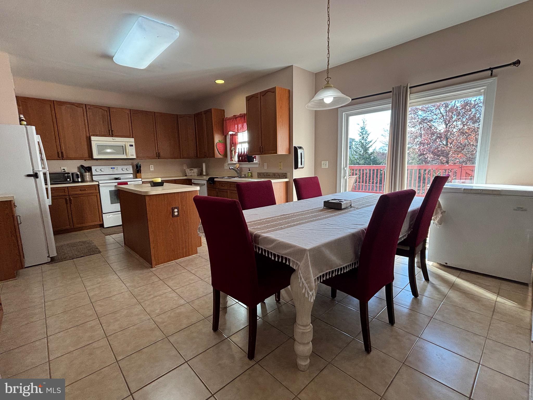 BROOKFIELD - Residential