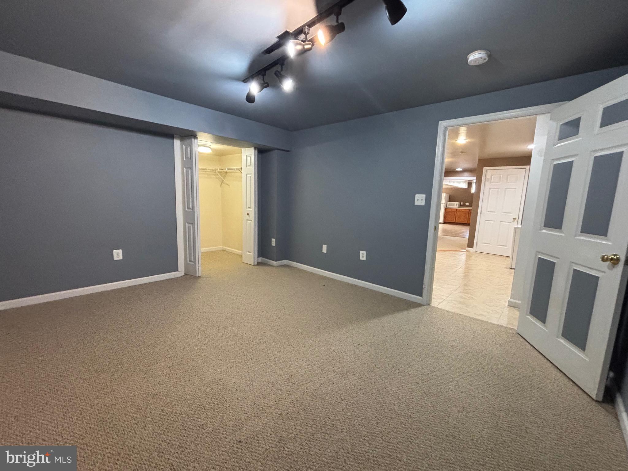 BROOKFIELD - Residential