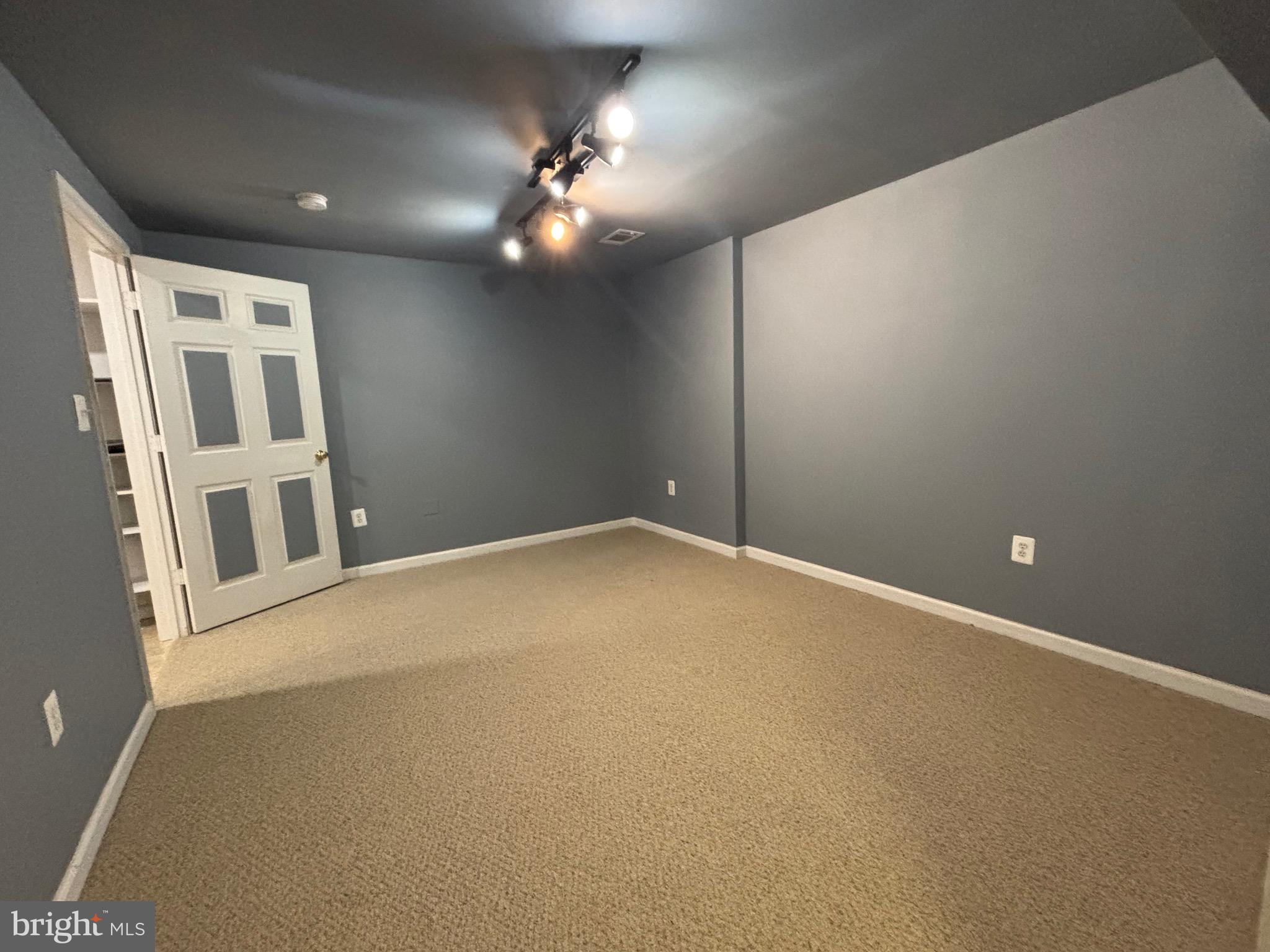 BROOKFIELD - Residential