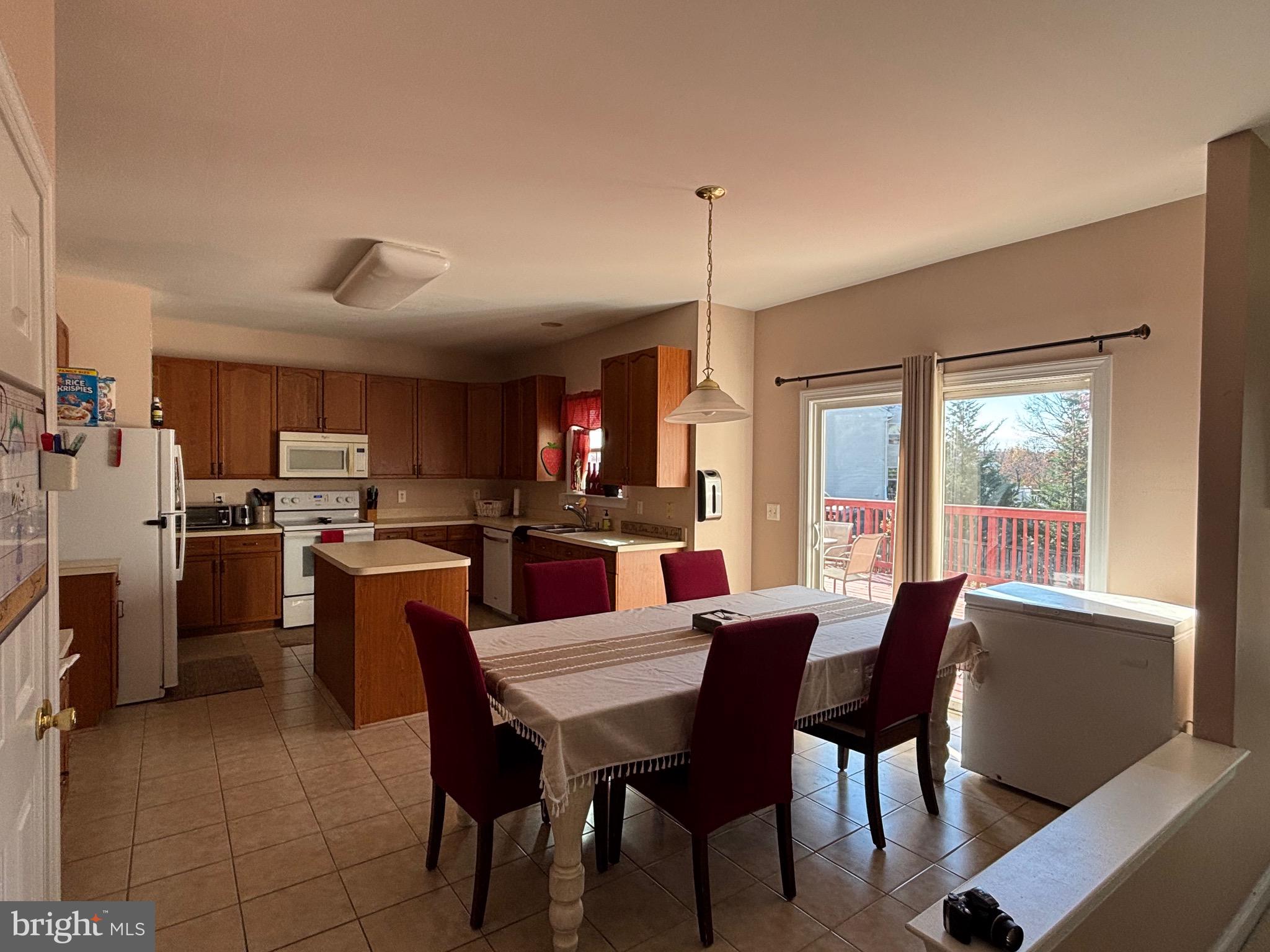 BROOKFIELD - Residential