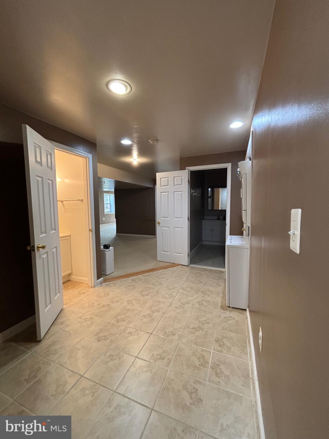 BROOKFIELD - Residential