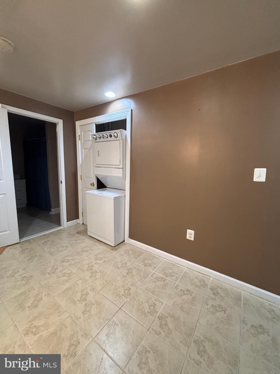 BROOKFIELD - Residential