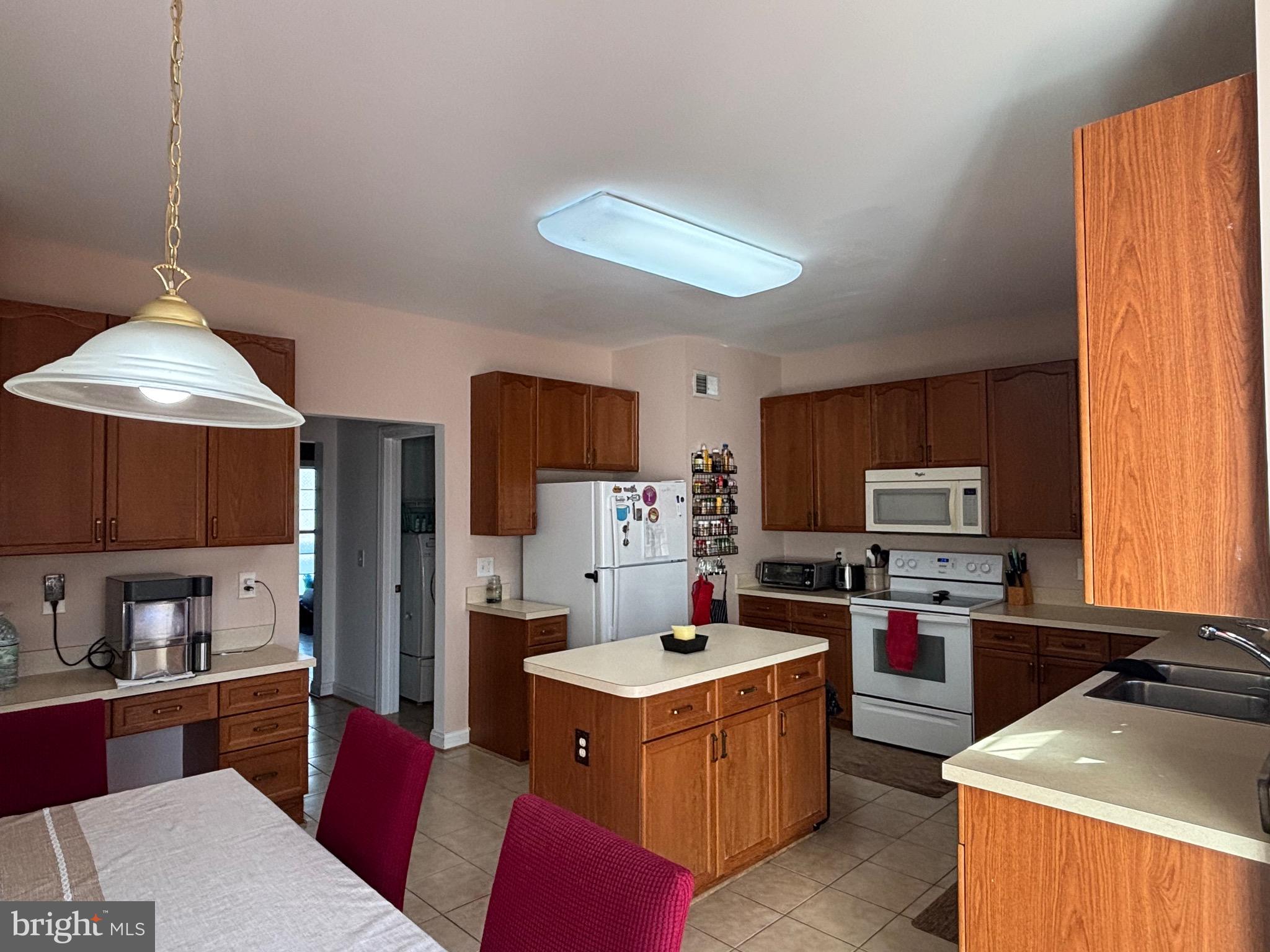 BROOKFIELD - Residential