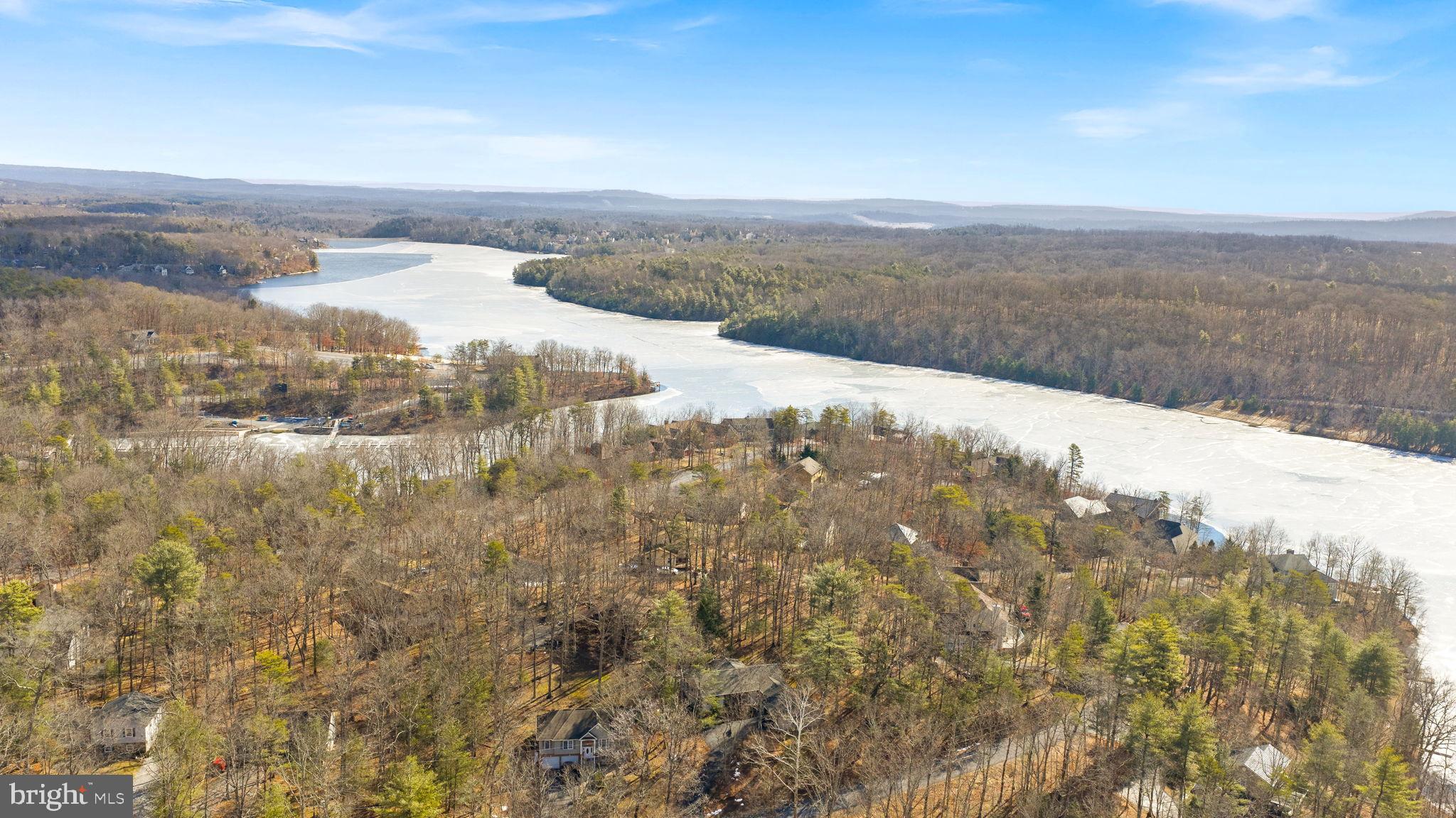 LAKE HOLIDAY ESTATES - Residential