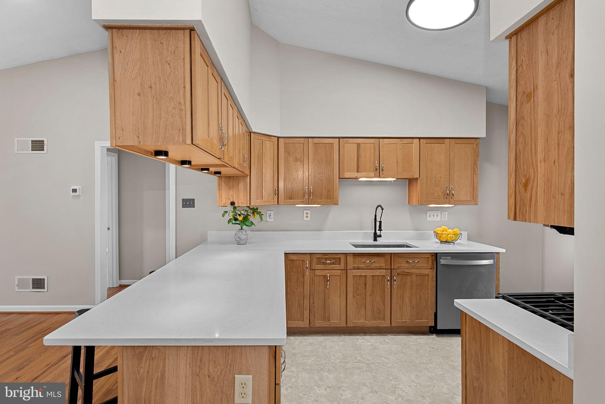 LAKE HOLIDAY ESTATES - Residential