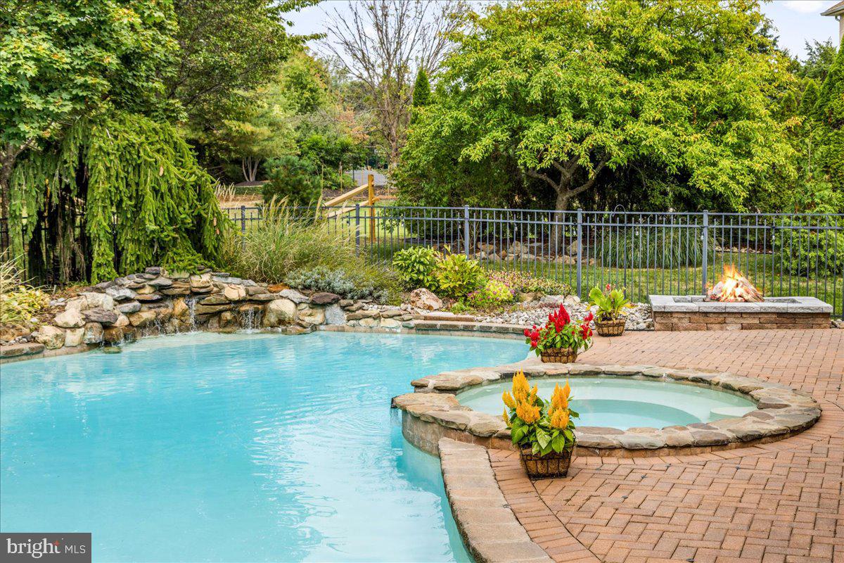 BUCKINGHAM FOREST - Residential