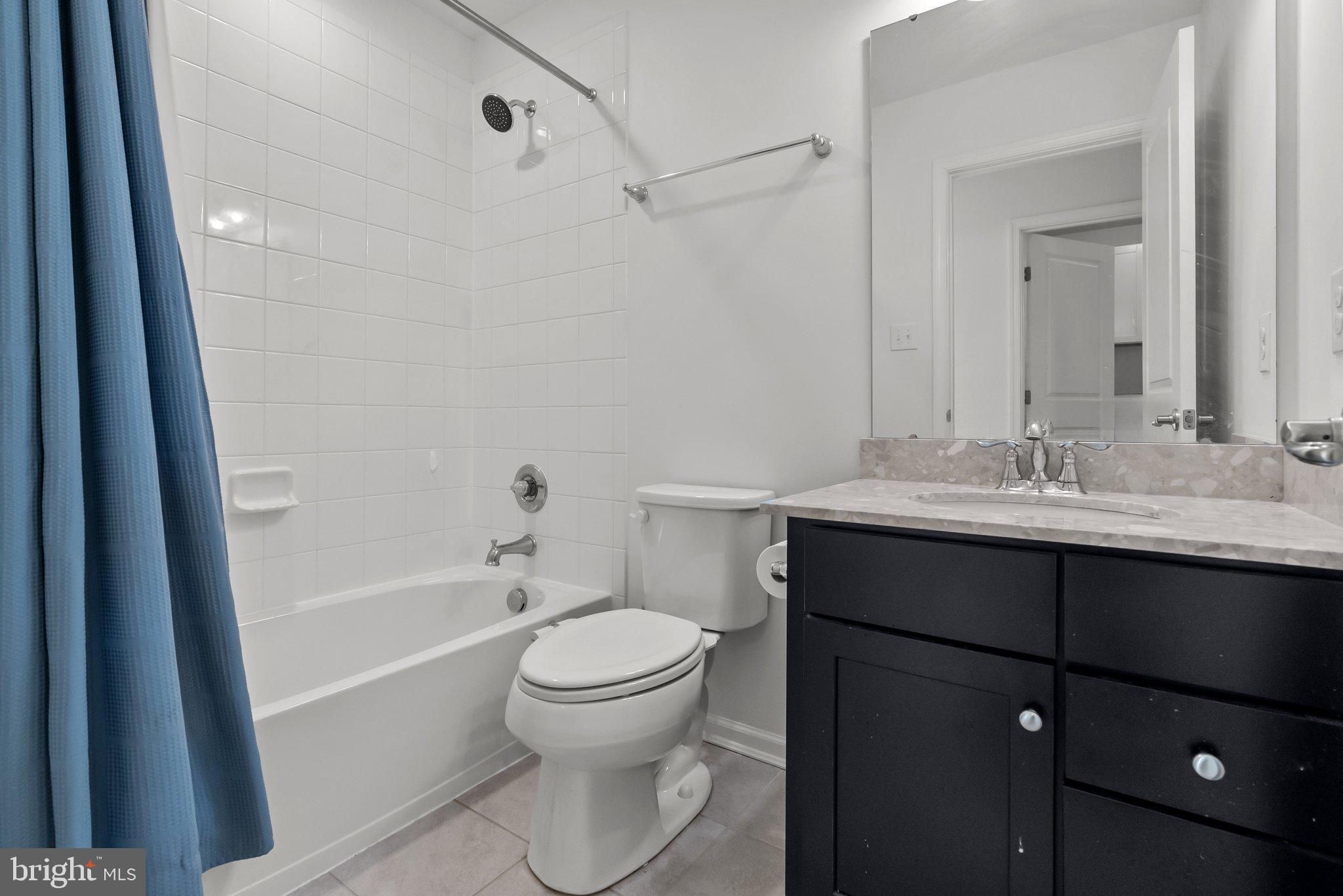 MONTGOMERY SQUARE - Residential