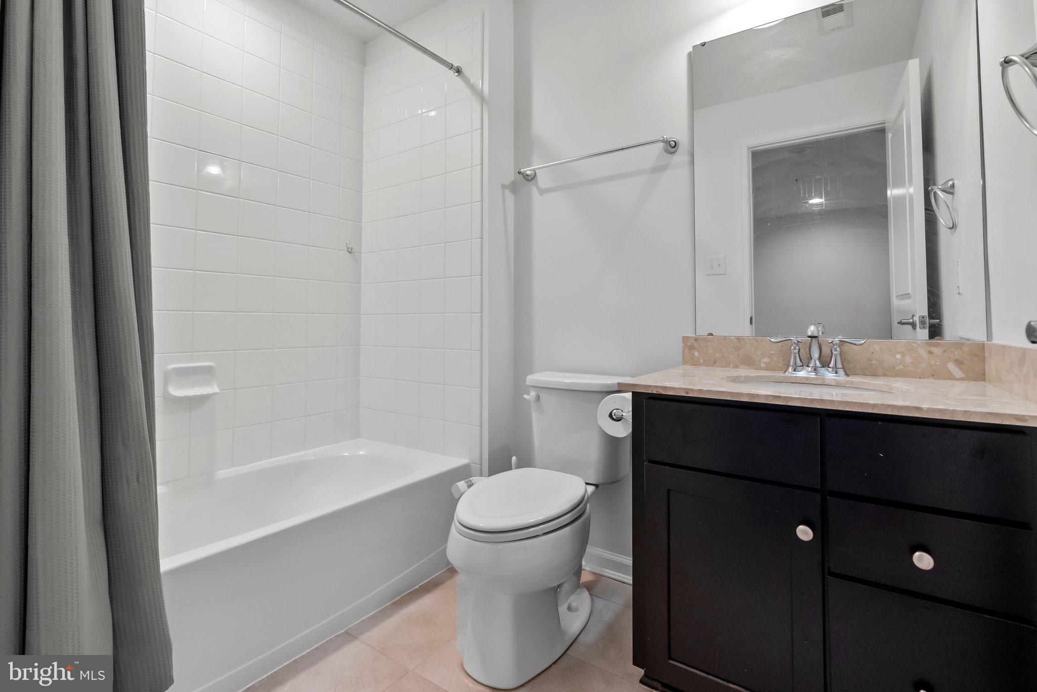 MONTGOMERY SQUARE - Residential