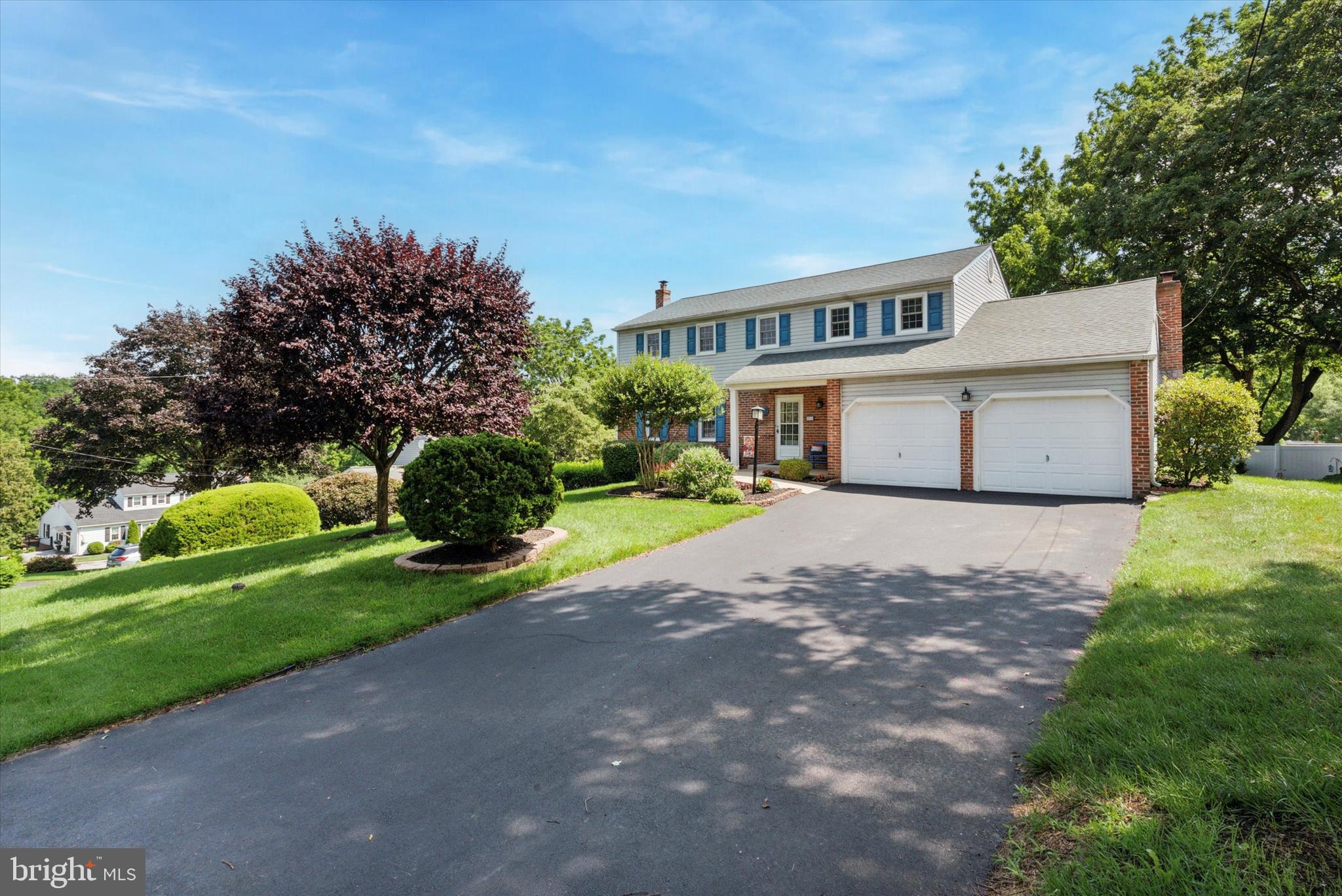 911 BAYLOWELL DRIVE