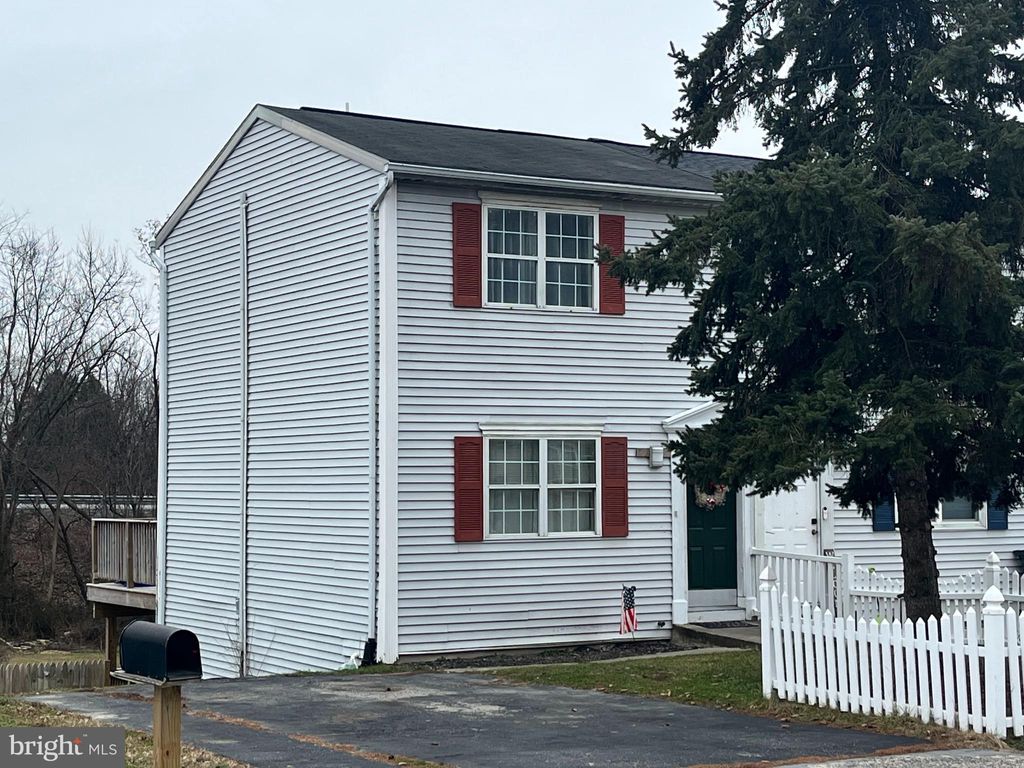 Photo of 1058 Cloverton Dr, Columbia, PA 17512 (MLS # PALA2045510)