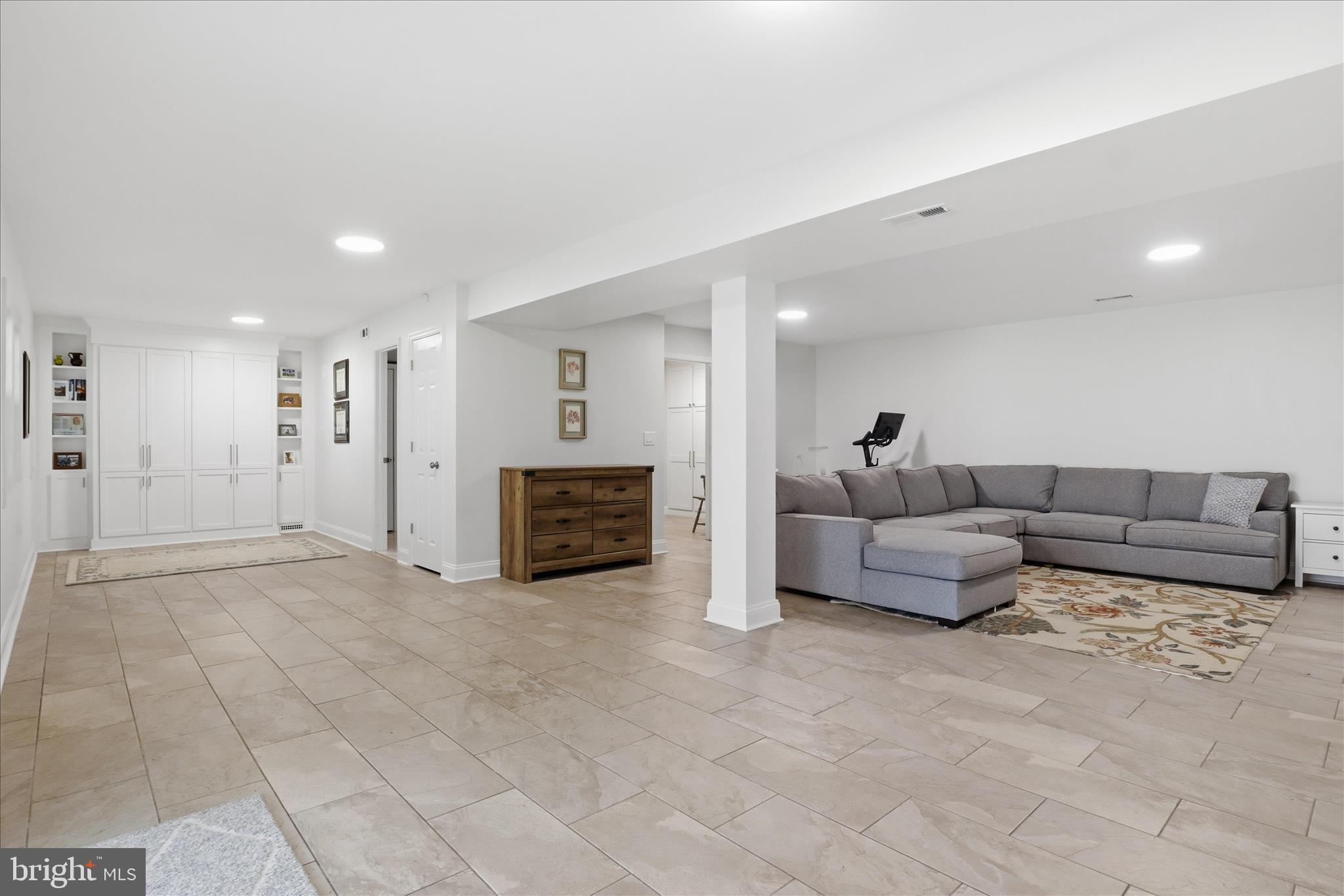 THE CHASE - Residential