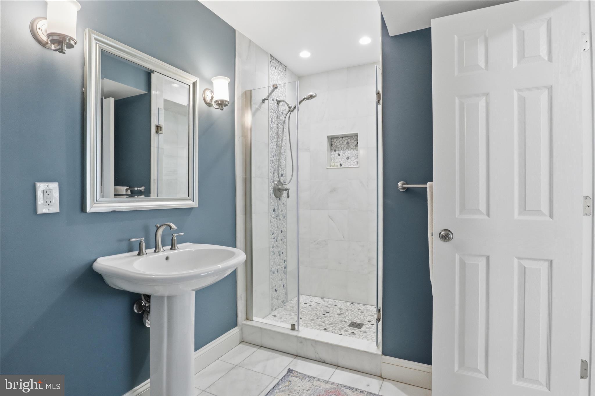 THE CHASE - Residential