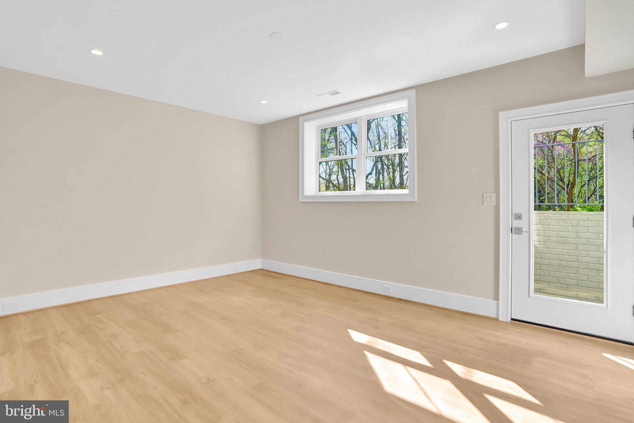 GLENCARLYN - Residential