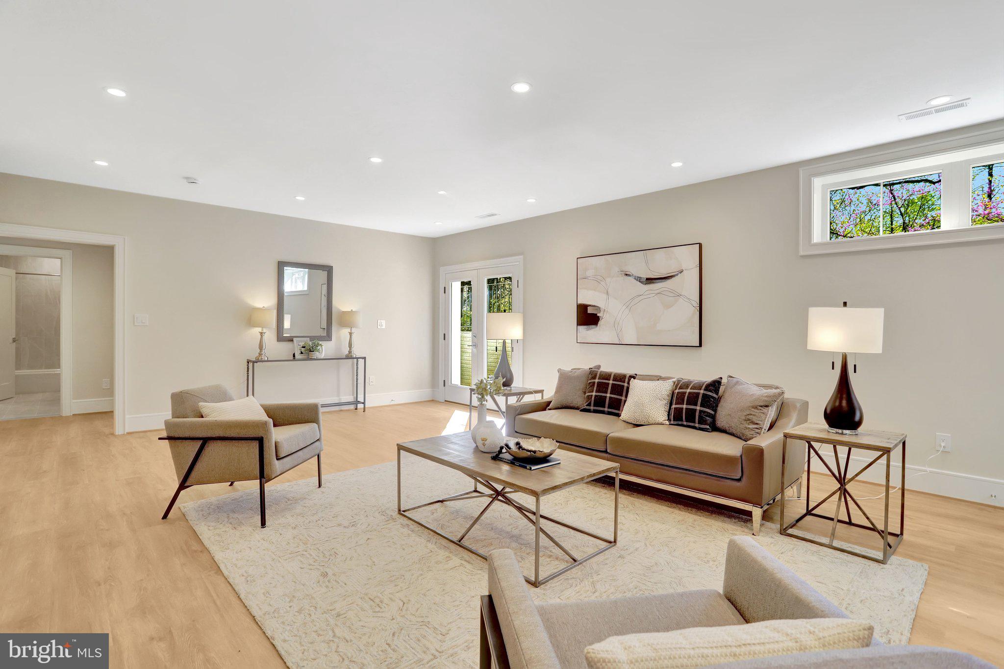 GLENCARLYN - Residential